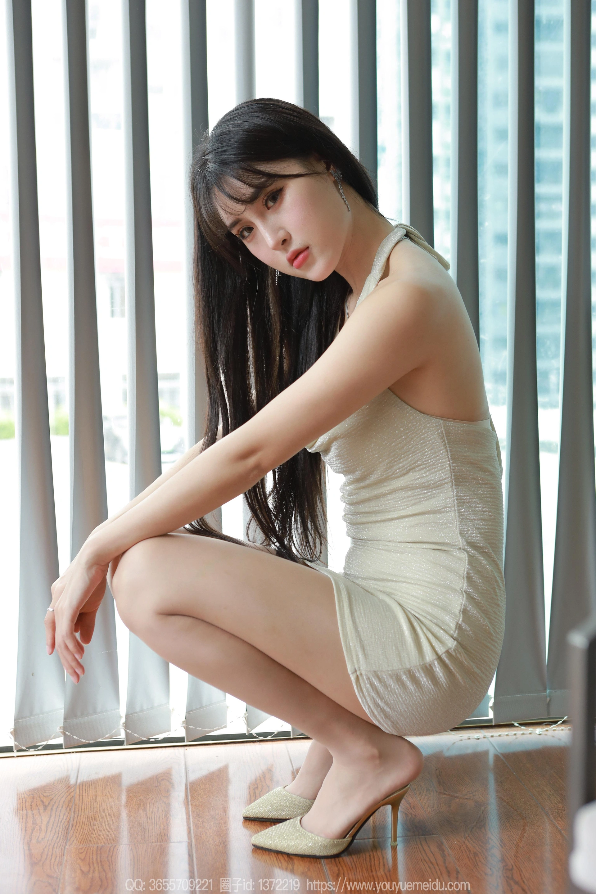 [IESS异思趣向] 2024.05.31 丝享家 1756 小宝《挂脖包臀裙》 2